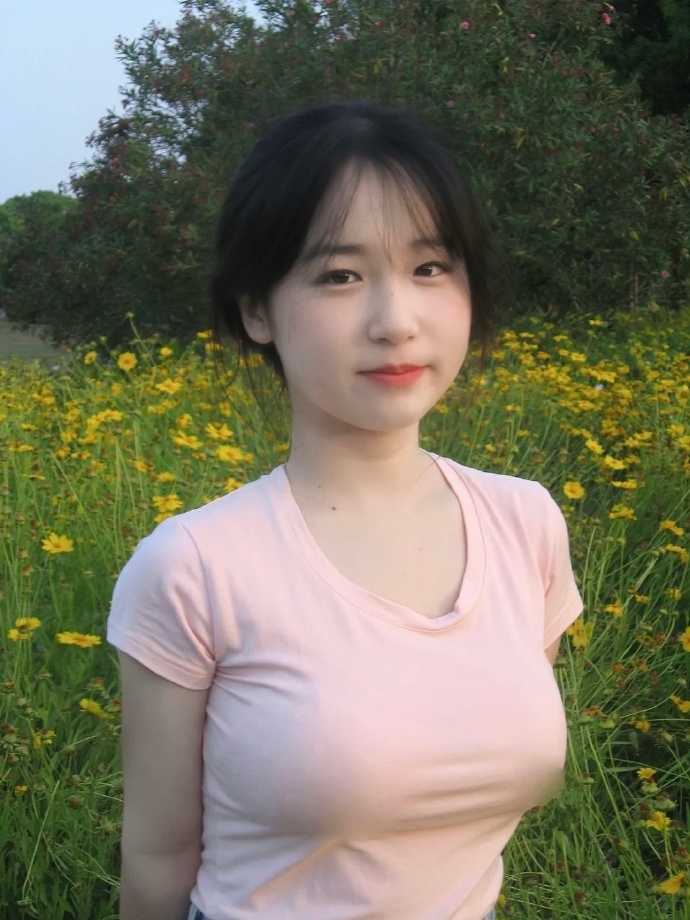 边撞水流了一地头条VCQ9电子抱着边走(图1)